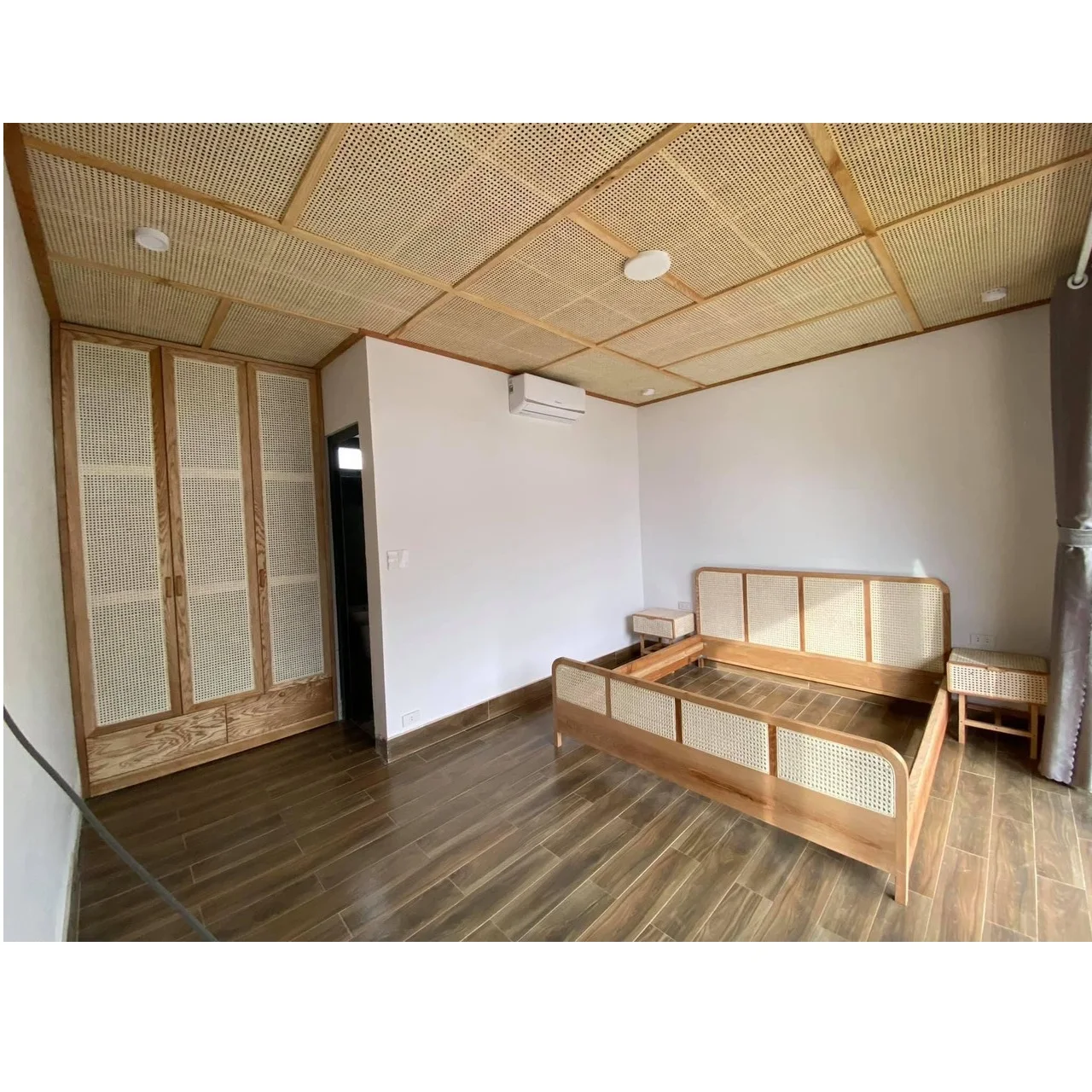 High Quality Apartment Application Natural Color Bed Room Application Wooden Bed Export From Vietnam