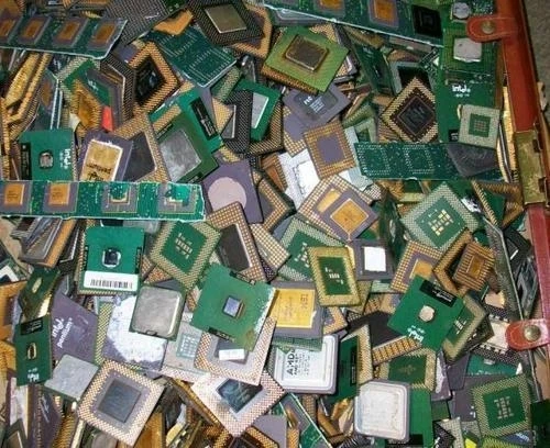 
Intel Pentium Pro Ceramic CPU Processor Scrap with Gold Pins 