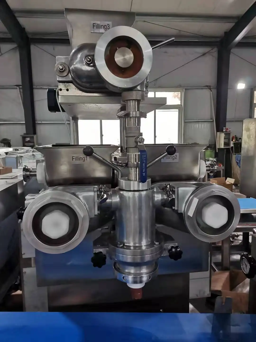 Fully automatic egg yolk crisp durian cake forming machine