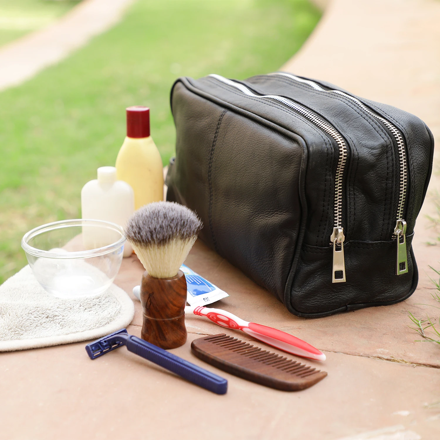 Tiding Vintage Custom Logo Top Grain Leather Dopp Kit Bag Travel Toiletry Make up Cosmetic Wash Bag Men Women for Retail Chain