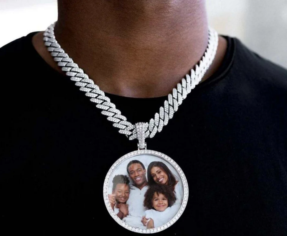 Customized Personalized Picture Hiphop CZ Iced Diamonds Big Circle Photo Pendant Necklace Memory with Thick Chain