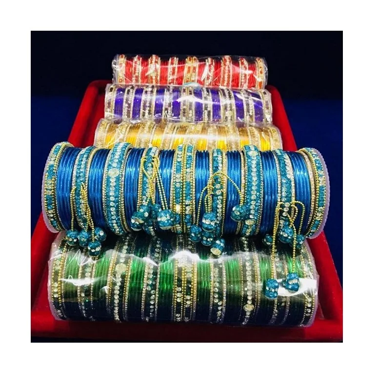 
 Набор Металлических Браслетов с античным дизайном по самой низкой цене от производителя в Индии  