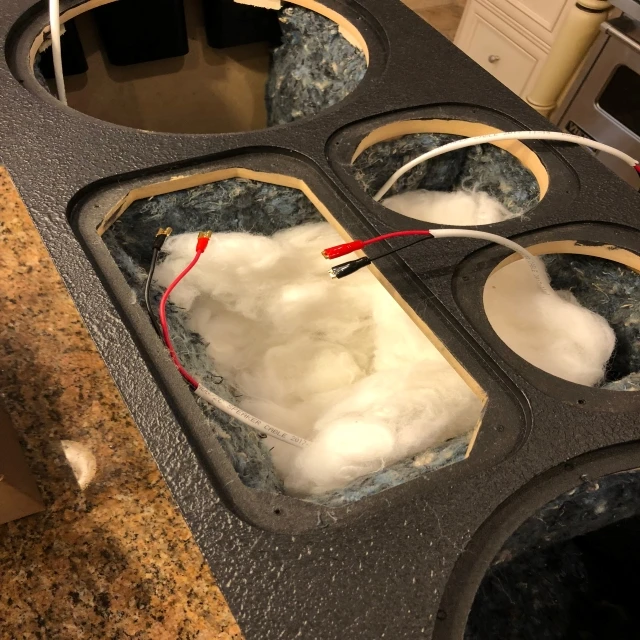 Это Thinh пряжи 100% полиэстеровый иглопробивной нетканый войлок для колонки коробка