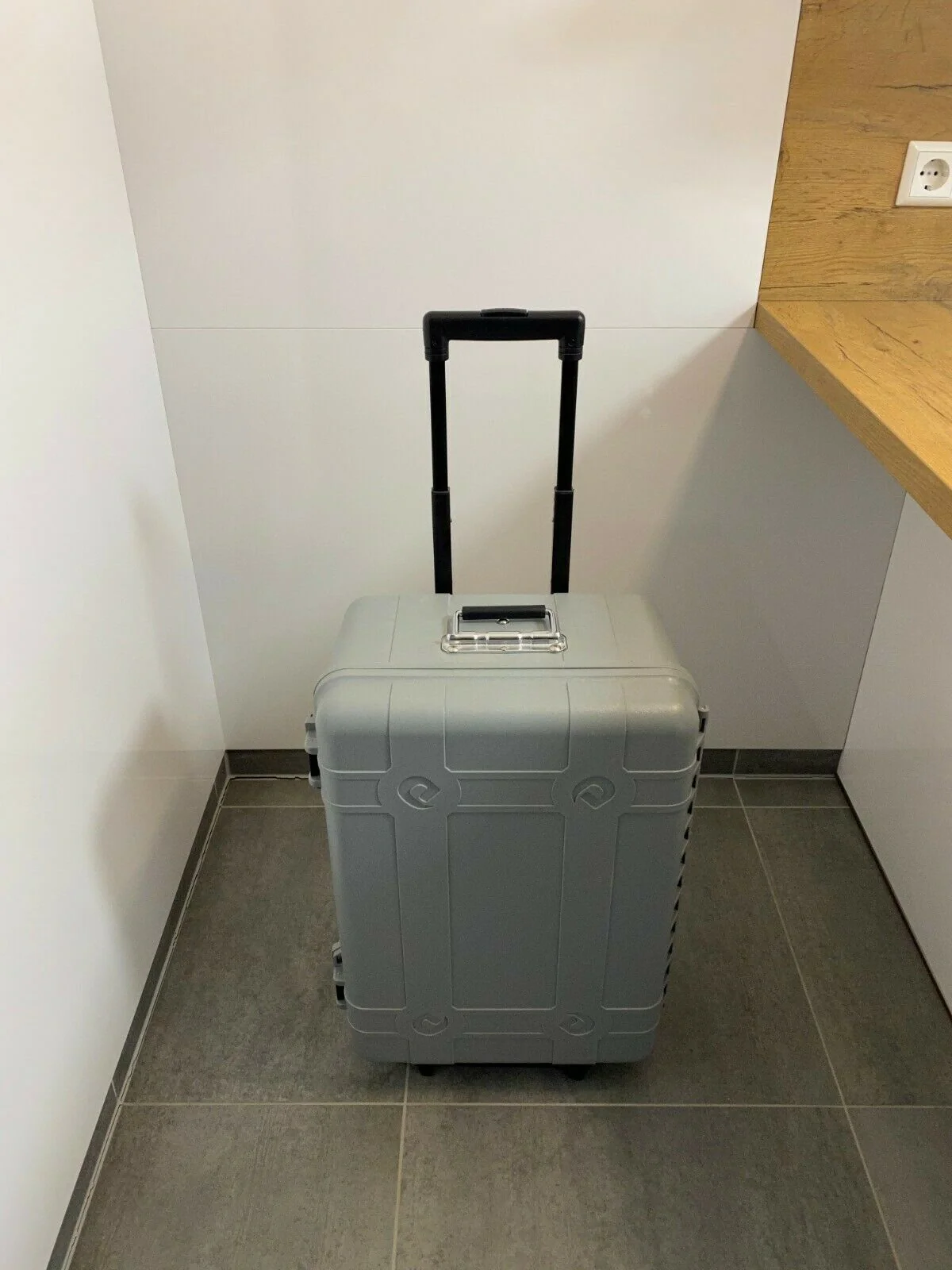 Top quality Dental Unit With Air Compressor Ultrasonic Scaler LED Curing Light DU893 Portable Dental Unit