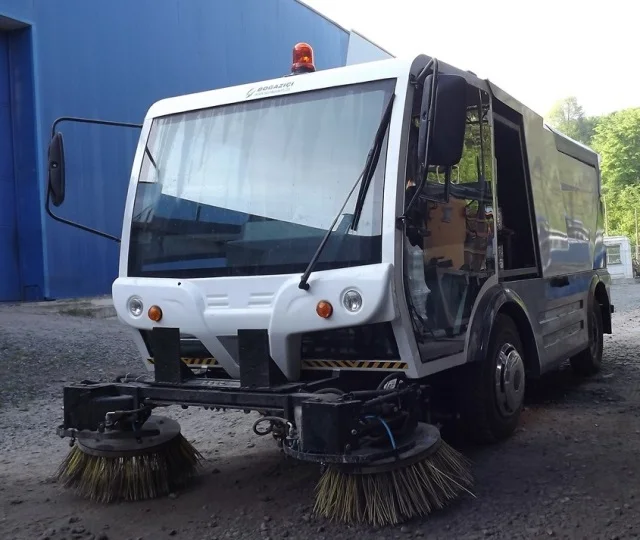
Big Capacity Municipal Hybrid Sweeper 