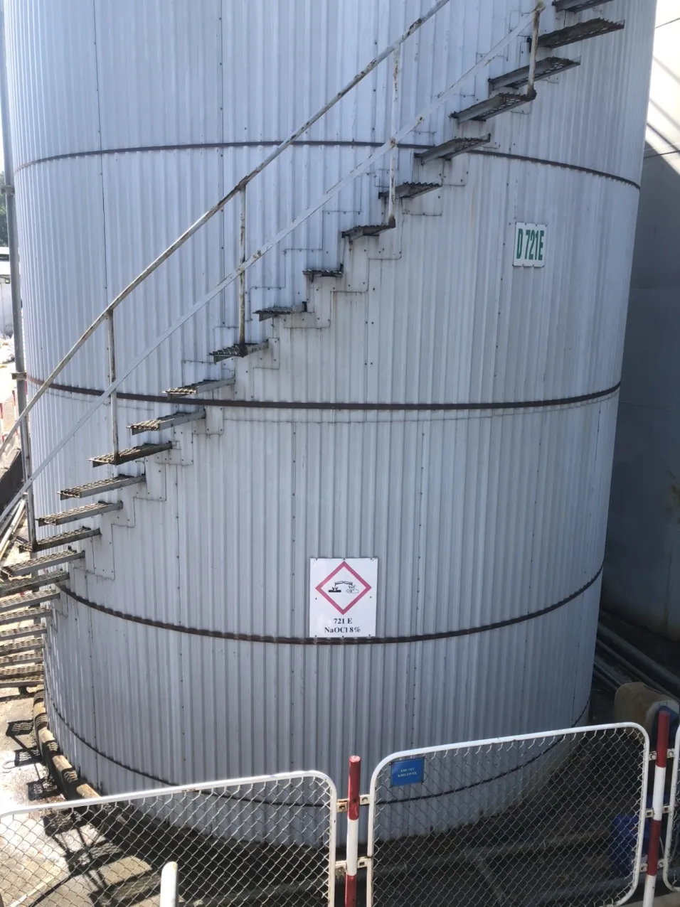 Hot Best Selling Inorganic Salts Highly Effective  Chlorate Sodium hypochlorite 8 - 12% from Viet Nam