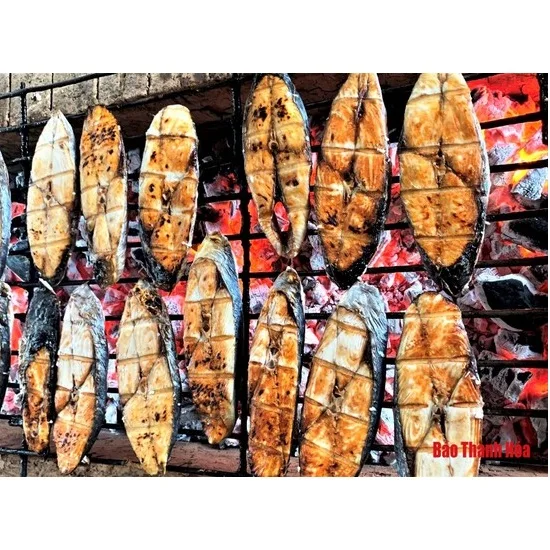 Хит продаж 2021 свежие натуральные морепродукты фирменная торговая марка пищевая нарезанная жареная скумбрия для приготовления пищи во Вьетнаме