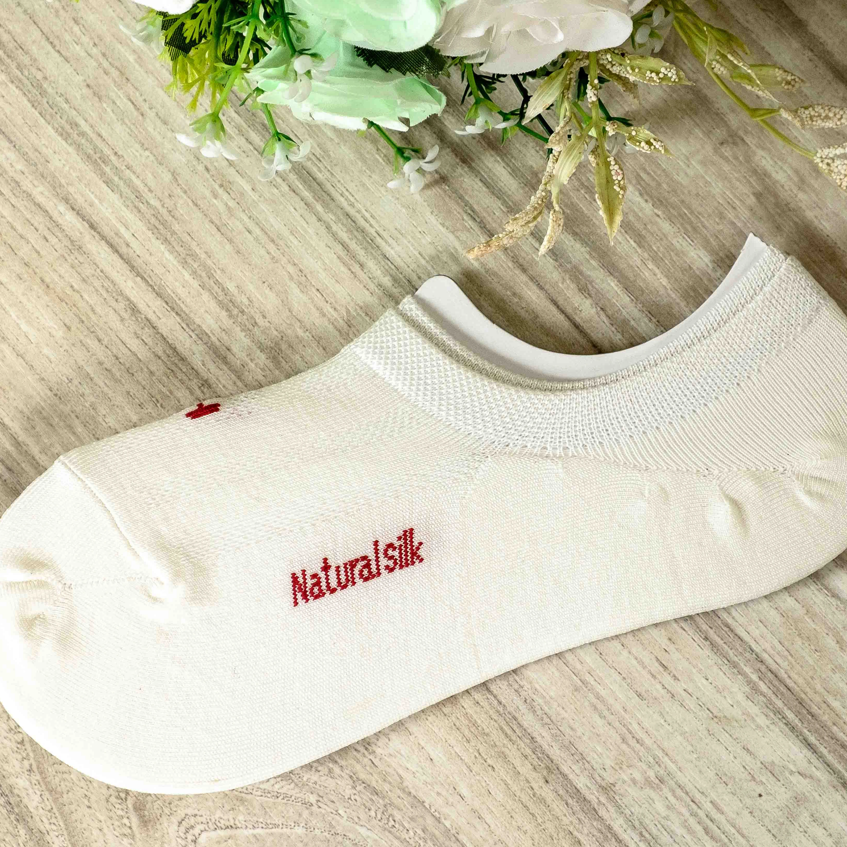 95% Silk Sock Black and White New Look invisible socks high quality and funtion for  Moisture absorption for both Man and Women