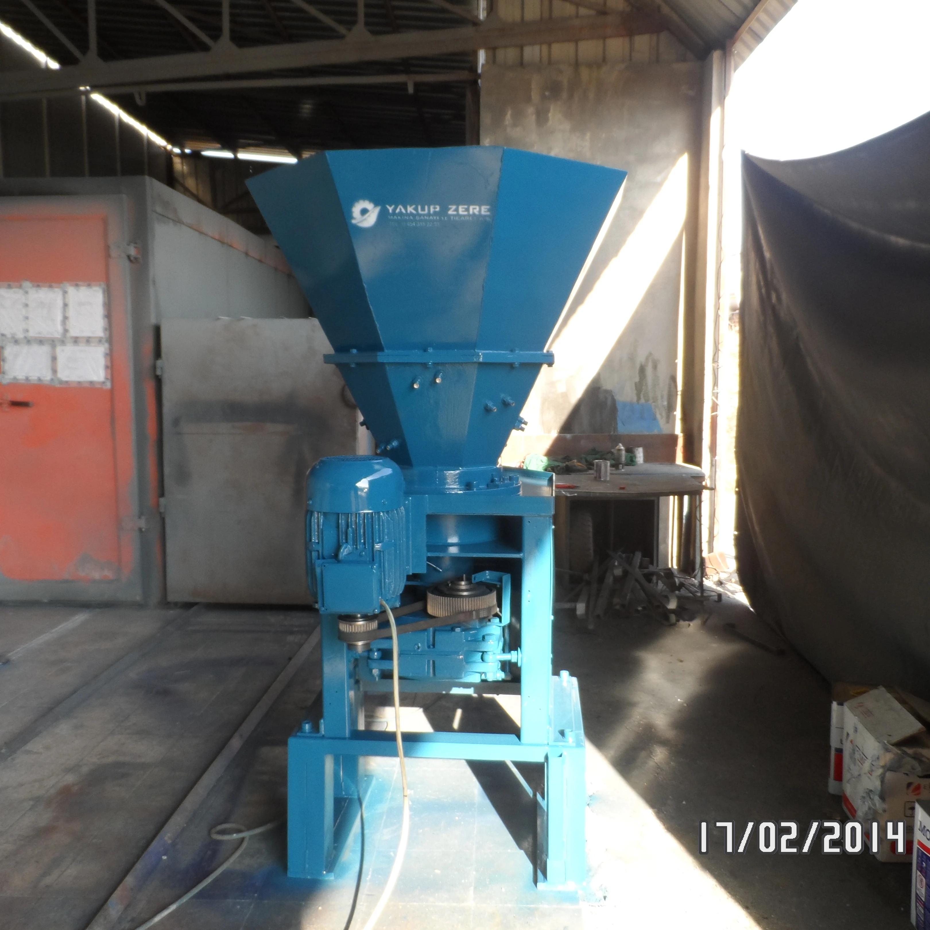 New Disc Stack Centrifuge with Self Cleaning Bowl from Chinese Kingdom Key Motor Germany Training Power Food Technical Parts PLC