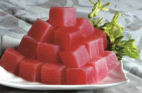  Разумная цена высокое качество замороженный тунец куб без кожи костей кроволиния