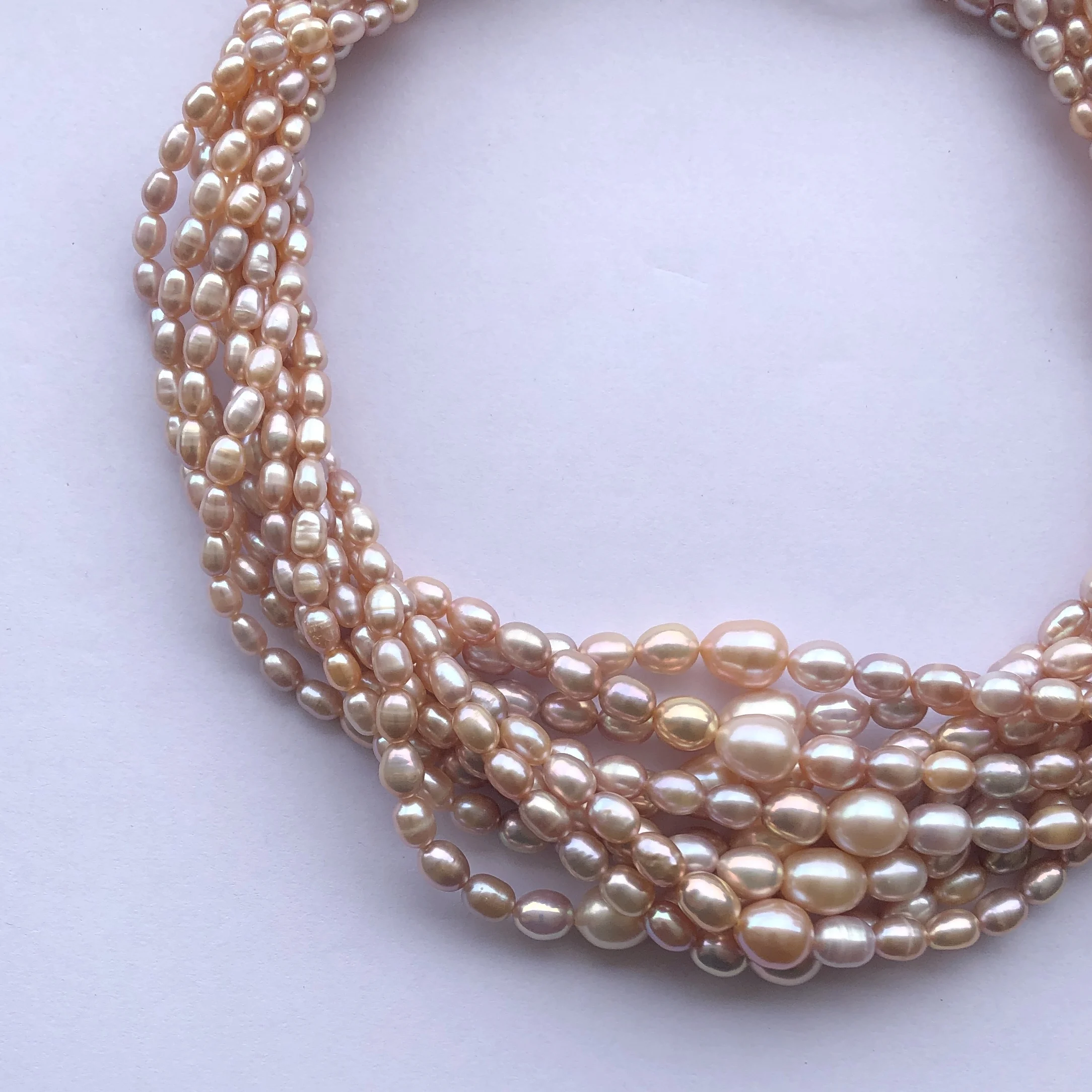 Натуральный розовый золотой цвет Пресноводный Жемчуг Гладкие бусины в форме риса нитка от поставщика купить сейчас у продавца
