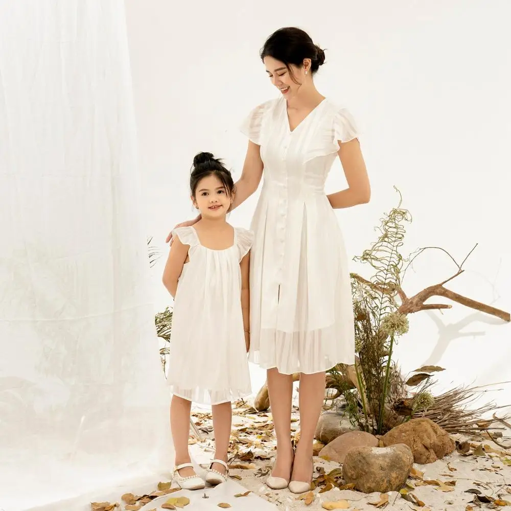 Top 10 selling 2020 wholesale family matching outfits mommy and me dress mother daughter custom clothing