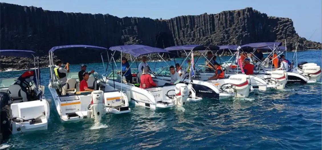 Factory Direct small racing boat