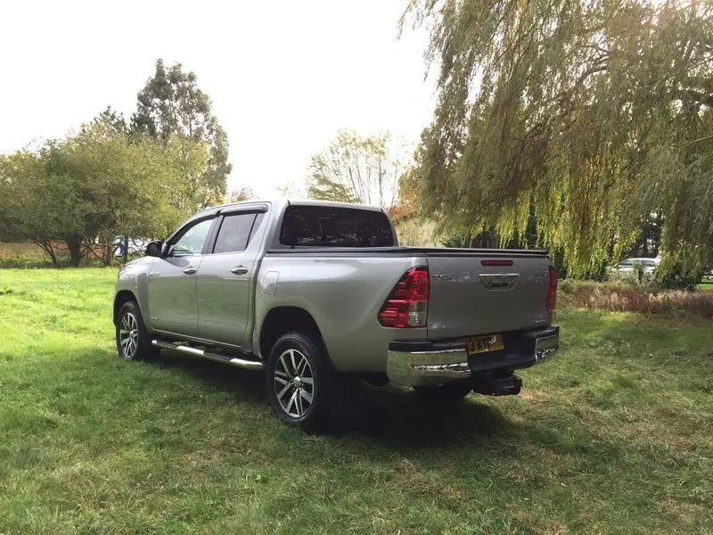 
2020, 2018, 2016 HILUX Double Cabin Pickup 