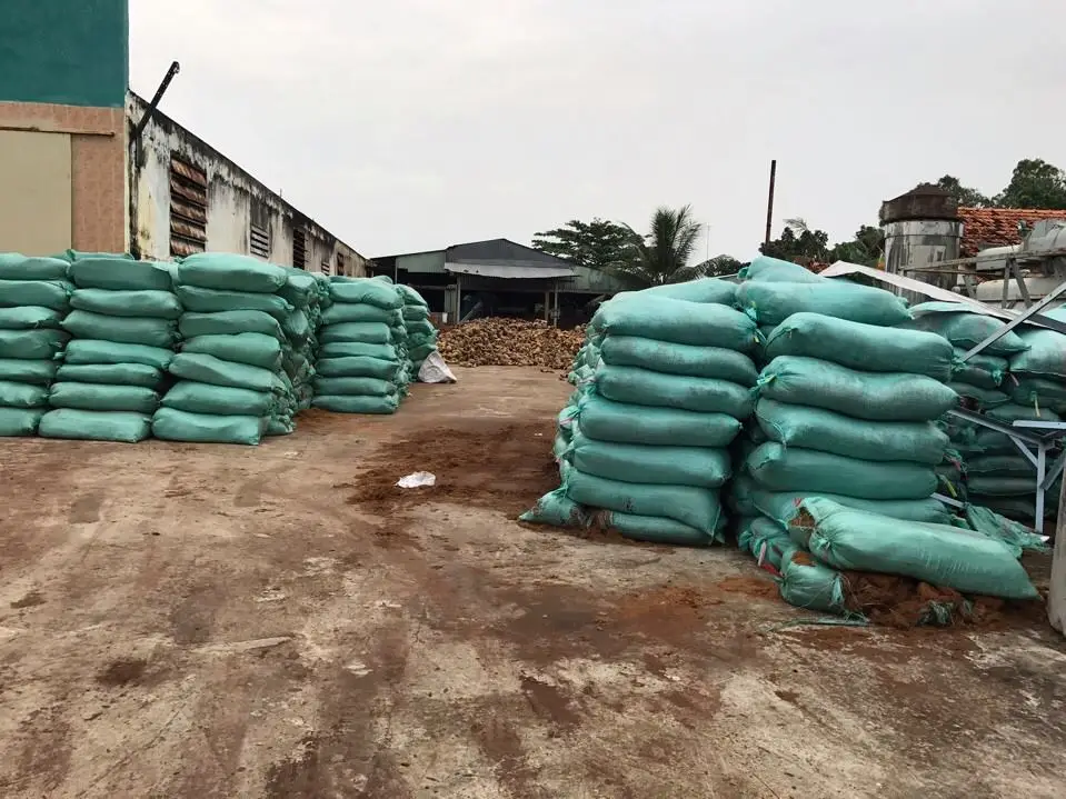 Вьетнамский высококачественный натуральный торфяной блок кокосового торфа/кокосовый кирпич по хорошей цене