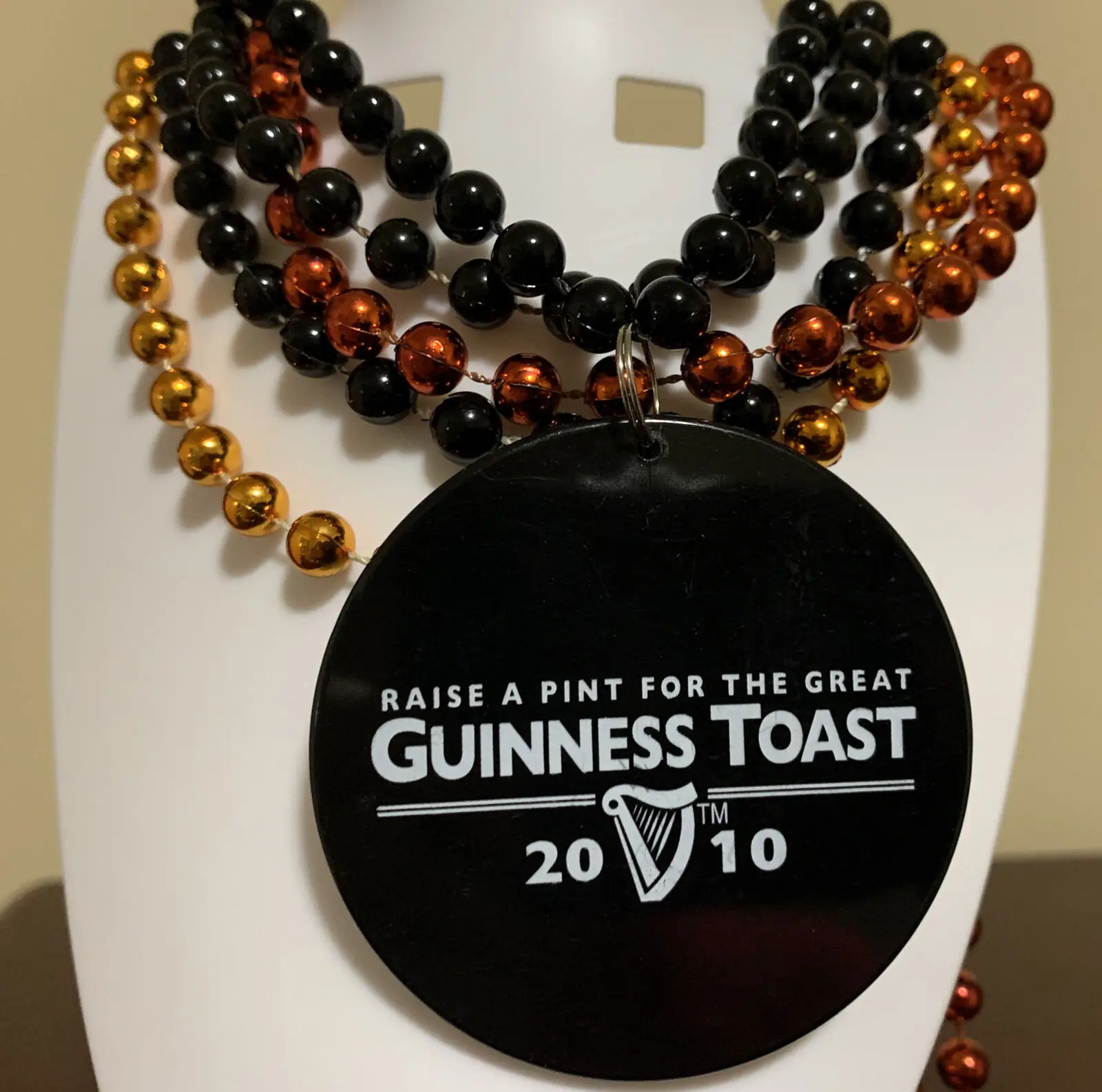 Бусины и ожерелья Guinness 2010 с бисером для пива Марди Гра, бусины на Хэллоуин