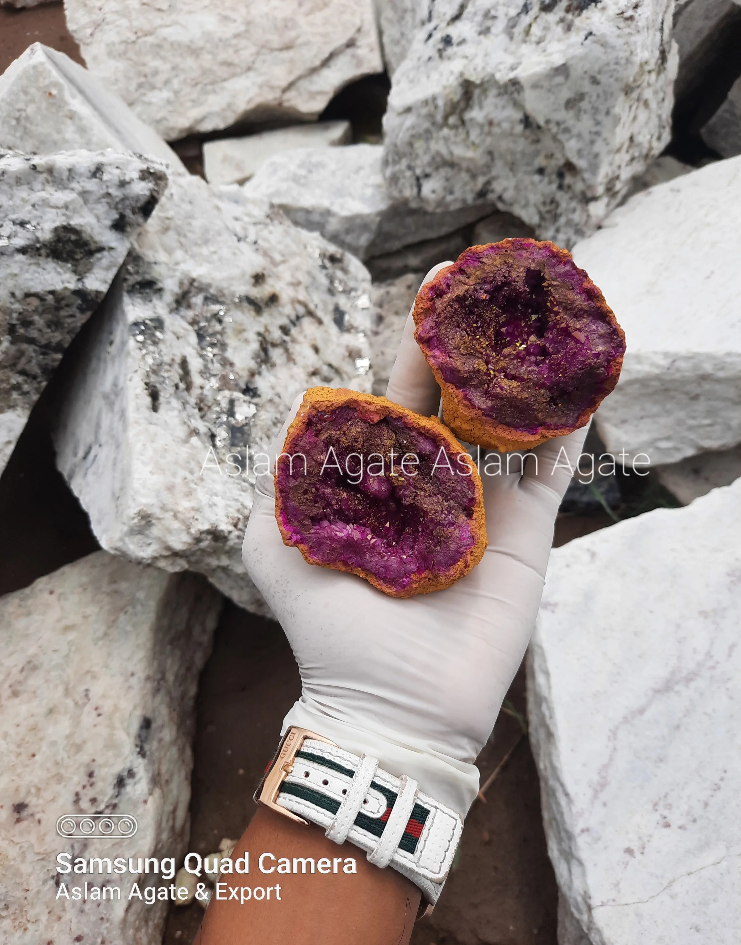 Newly Arrived wish Box Wholesale Feng Shui Style Natural Crystal Geode Folk Crafts Aura chelcadony Geode For Healing Amethyst