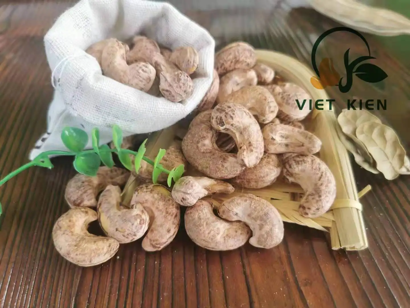 
hot sale 2021 roasted cashew A180 made in vietnam 500g/bOX 