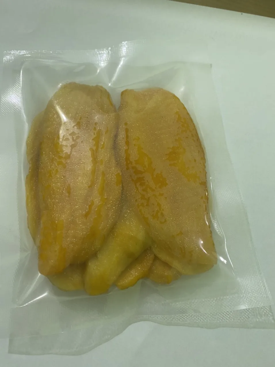 Vietnam Food and Beverage Dried  Mango Type  Sweet Taste Oval Shape 12-14 Month Shale Life 1 KG Yellow Color Vietnam