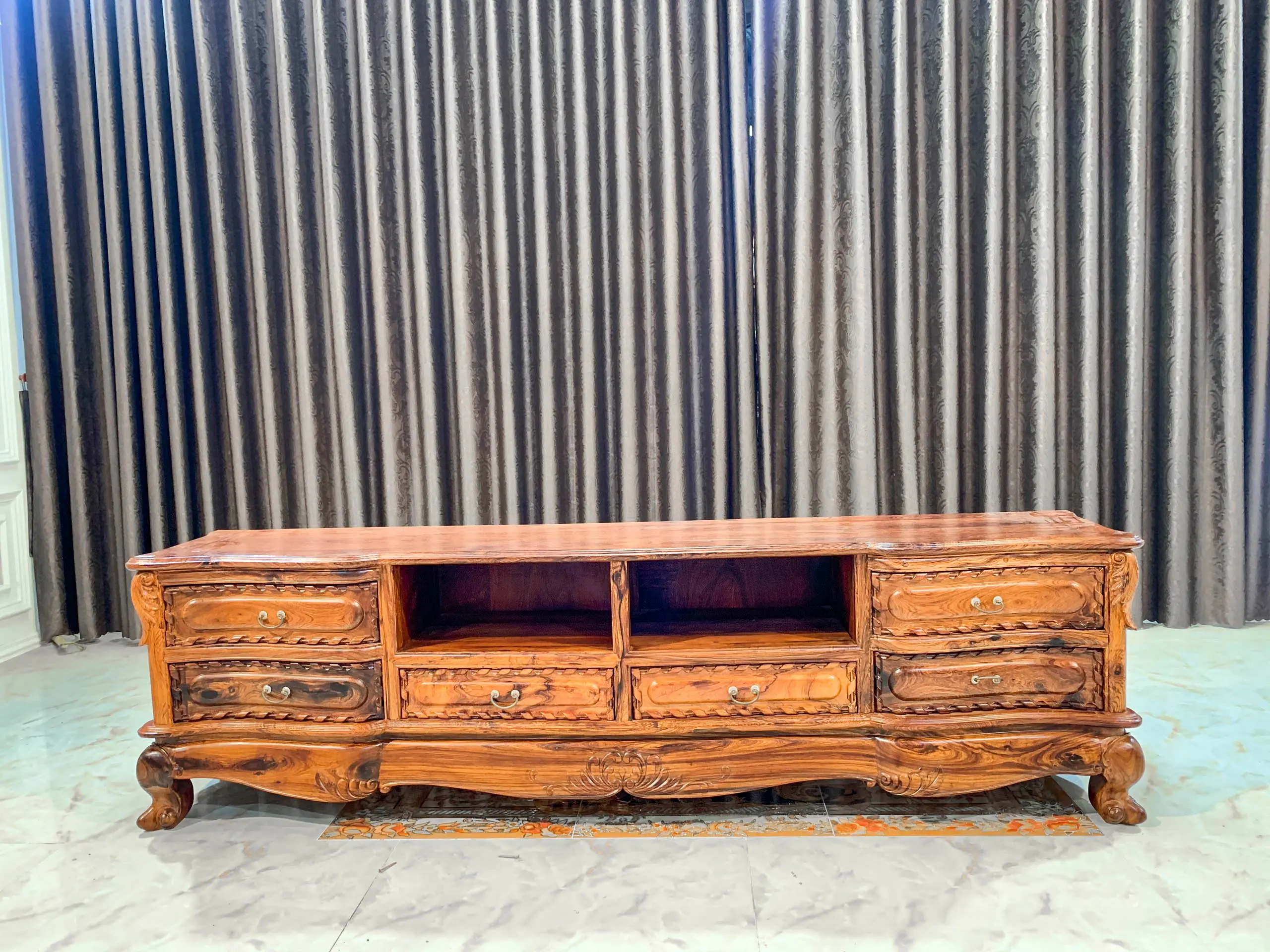 Living room combo Oriental Dragon shines in Vietnam