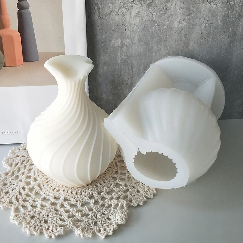 Handmade Irregular Spiral Soy Wax Molds Geometric Line Art Swirl Wavy Silicone Mold Spiral Vase Design Candle Mold
