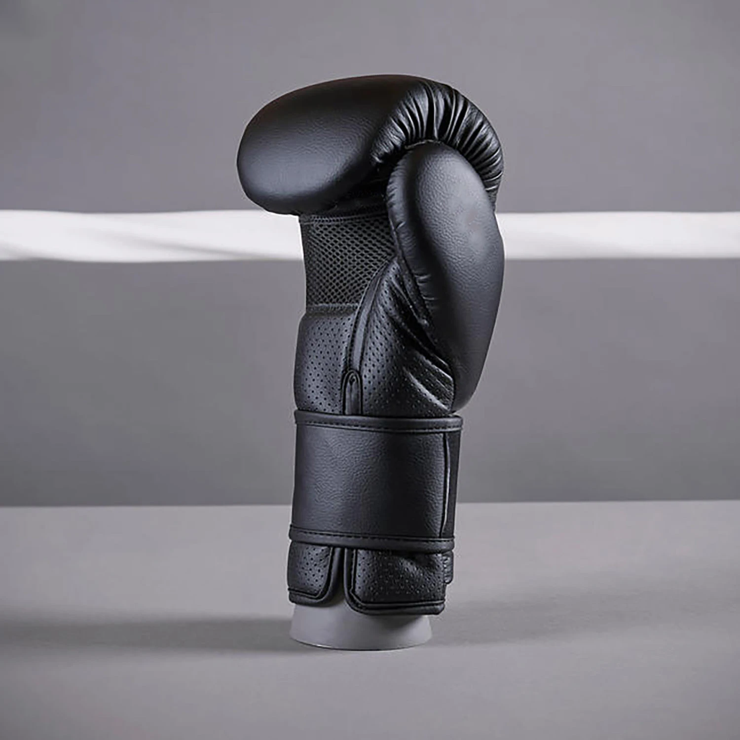 Kids Children Boxing Gloves Professional Breathable PU Leather Gloves Boxing Training Gloves.