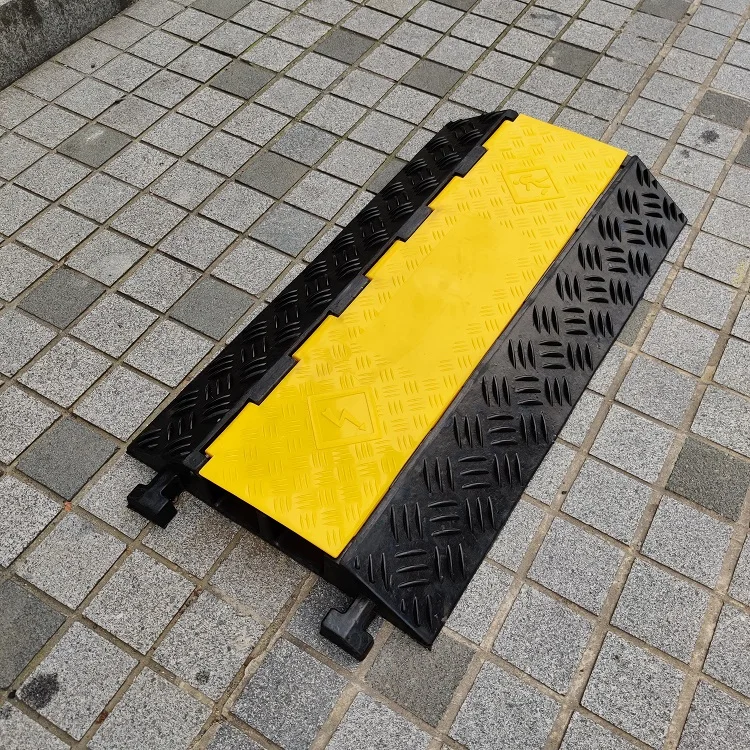 900*600*100 Heavy Duty 2 канала дорожного движения отверстие рамки резиновые ПВХ снижение скорости кабель пандус протектора в