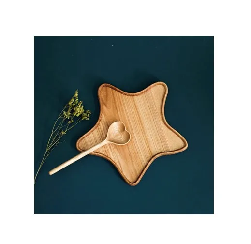 Восхитительный деревянный поднос в форме звезды по очень хорошей цене для подачи еды