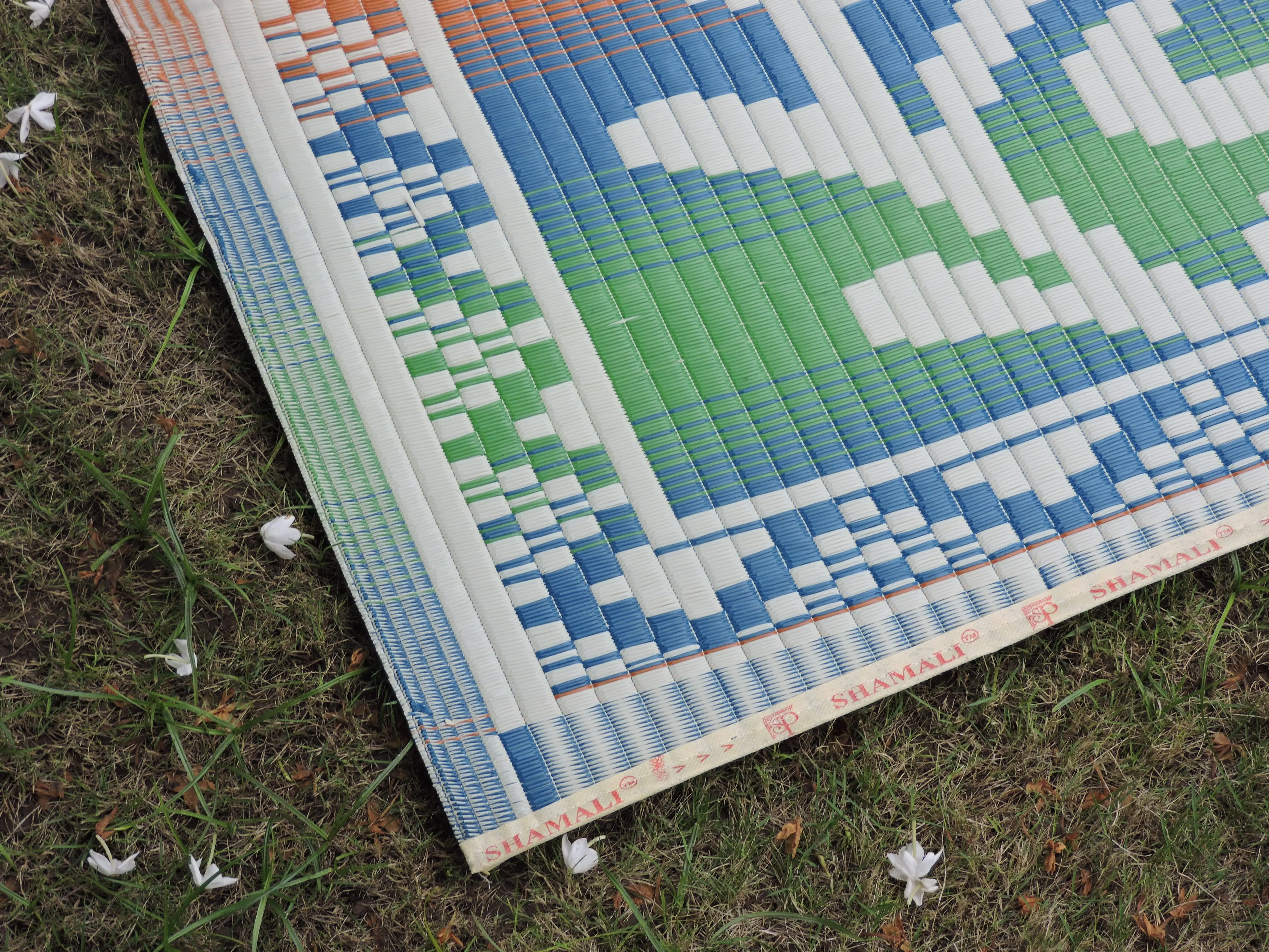 2022 Small Patio Outdoor Straw Tube Rugs Plastic Mat Roll And Carpets & Polypropylene Recycled Woven Plastic Rv Waterproof Floor