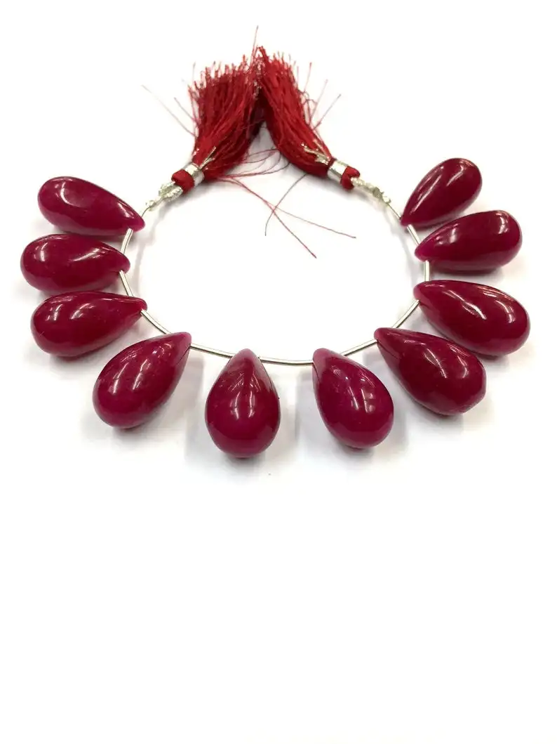 Гладкие рубиновые корундовые бусины с подогревом в форме капли 8 дюймов для изготовления ювелирных изделий