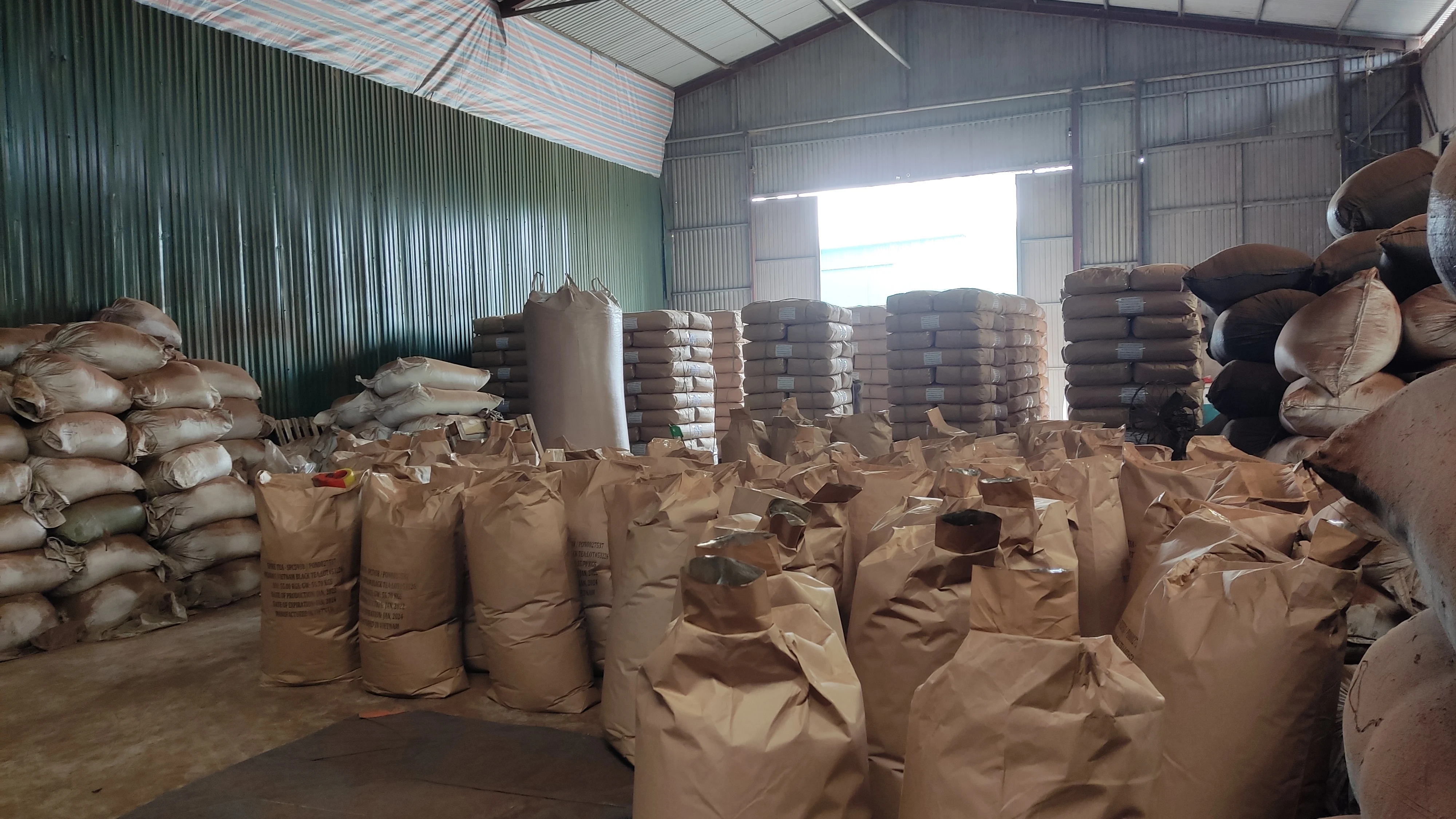 Raw Processing Tea Drinks Style New Age Black Tea Origin From Vietnam