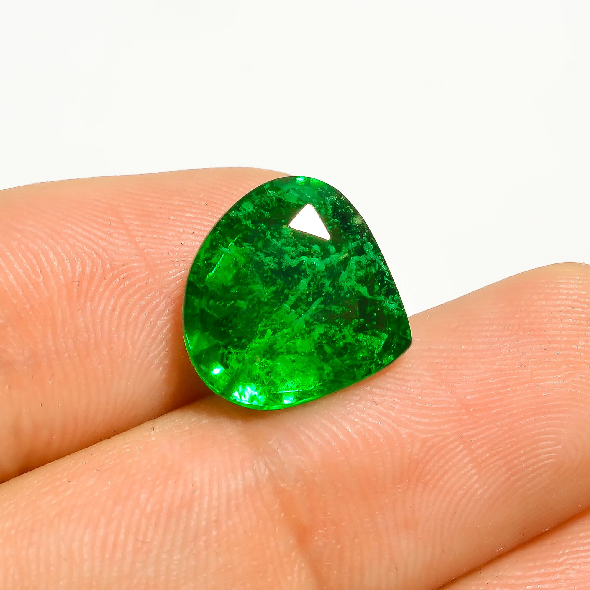 Created Green Emerald panna stone