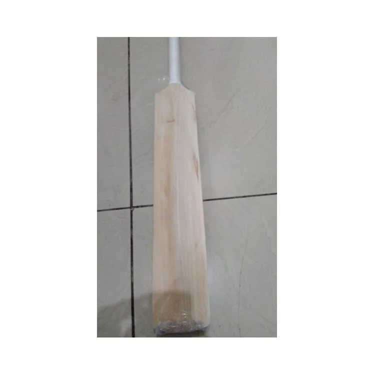 Premium Quality Exclusive Hot Selling Comfortable To Hold Wooden Cricket Bat from India at Best Price