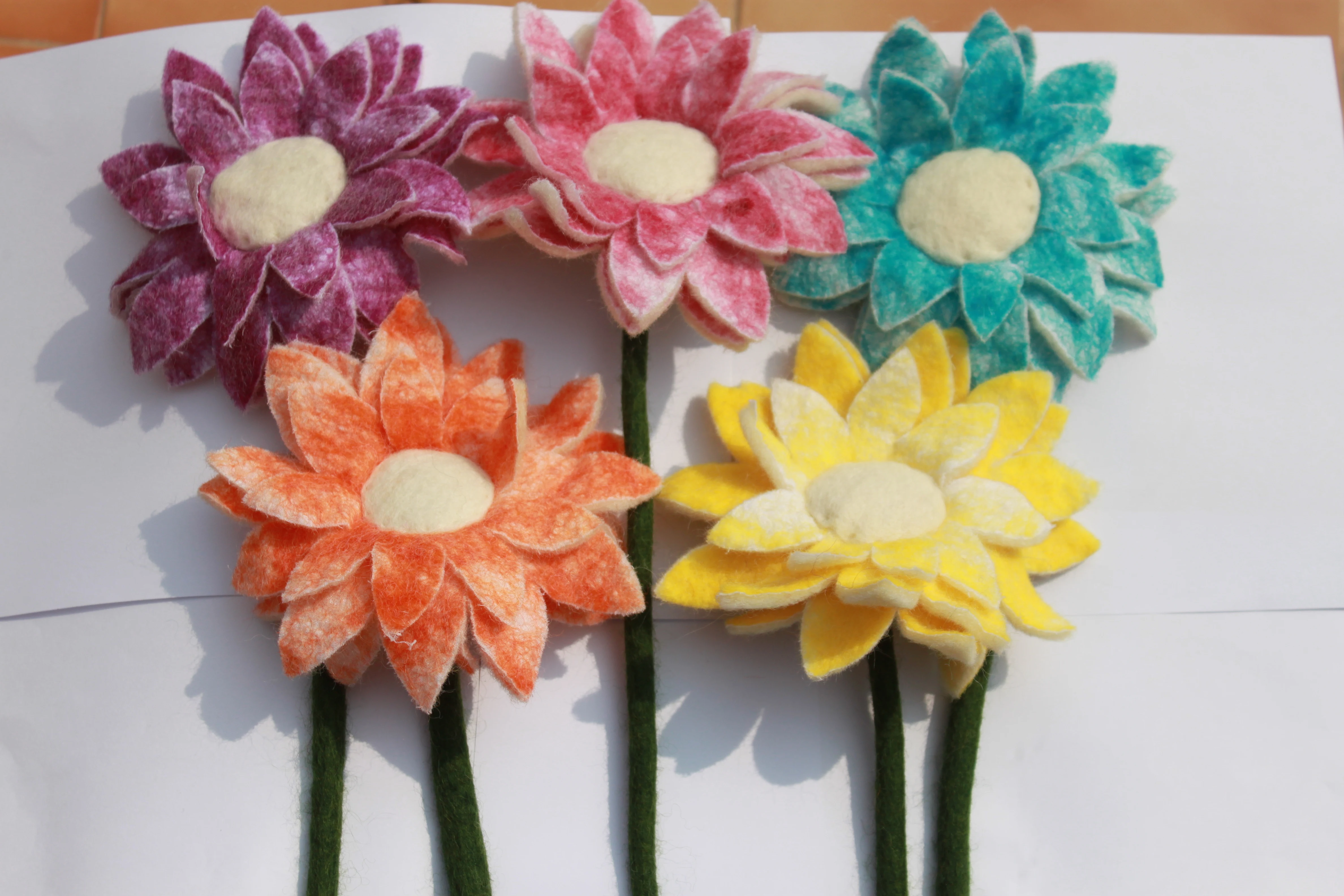 Handmade Nepali Felt Decorative Artificial Flower Fake Plants Wedding Bridle Bouquet Indoor Outdoor Home Kitchen Office Table