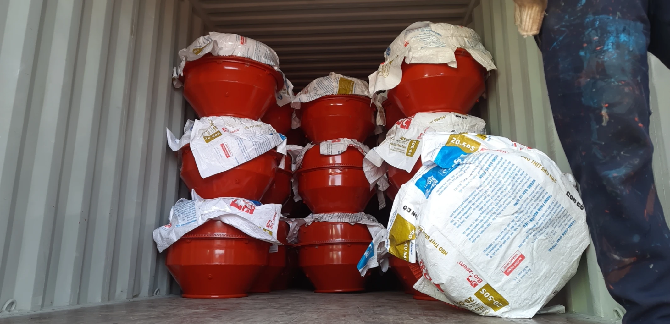 Portable concrete mixer 350L drum capacity electric motor single-phase 220V or diesel engine made in Vietnam type in gear box