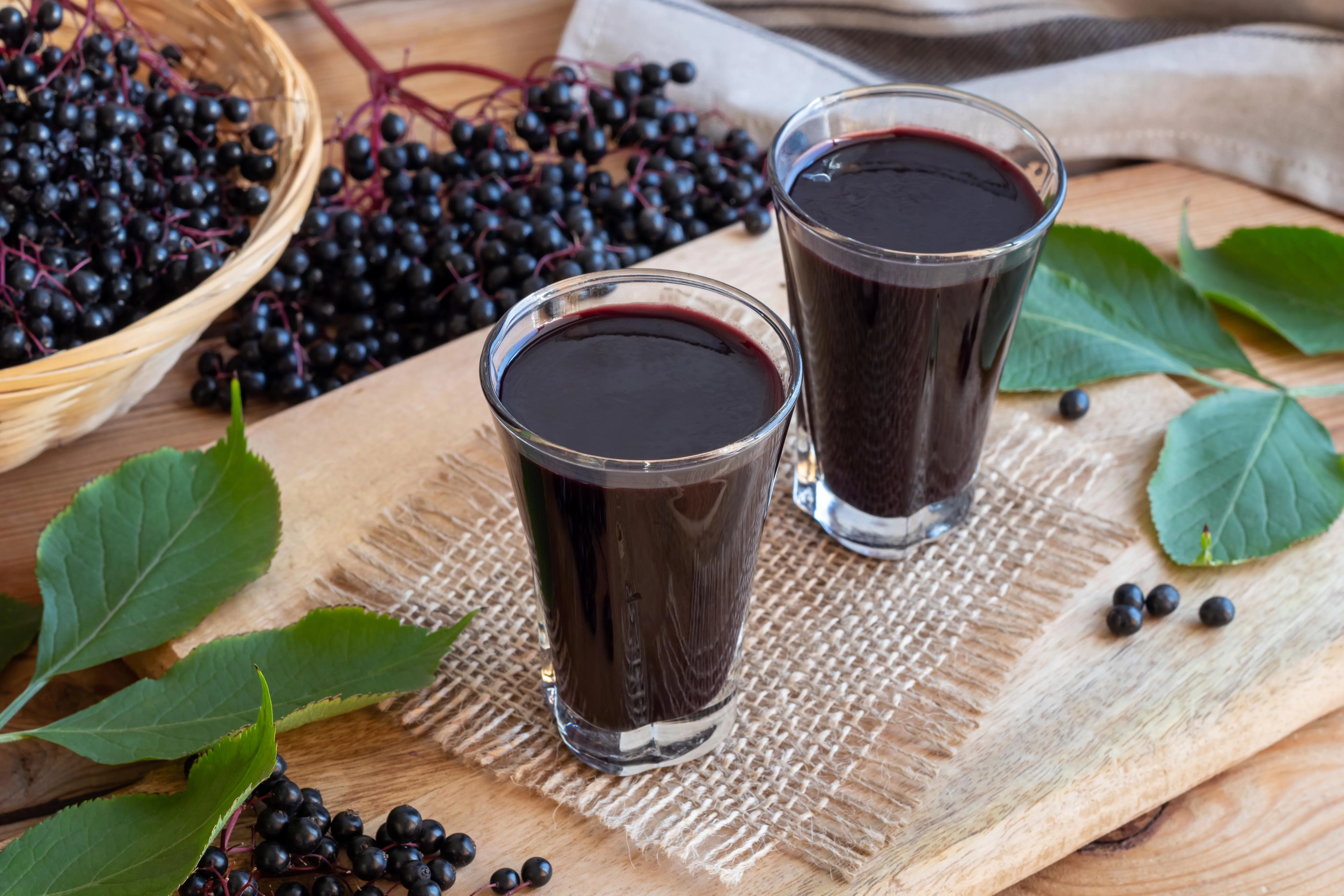 Elderberry Syrup Made With Organic Elderberries 200ml Amber Bottle For Private Label Wholesale Bulk Drink Syrup