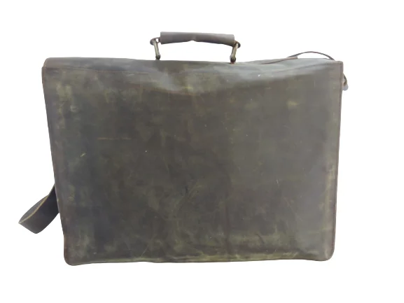 Unisex Customised High Quality Genuine Buffalo Leather Laptop Briefcase Travel Messenger Bag Flap Closer Chains Custom Daily Use