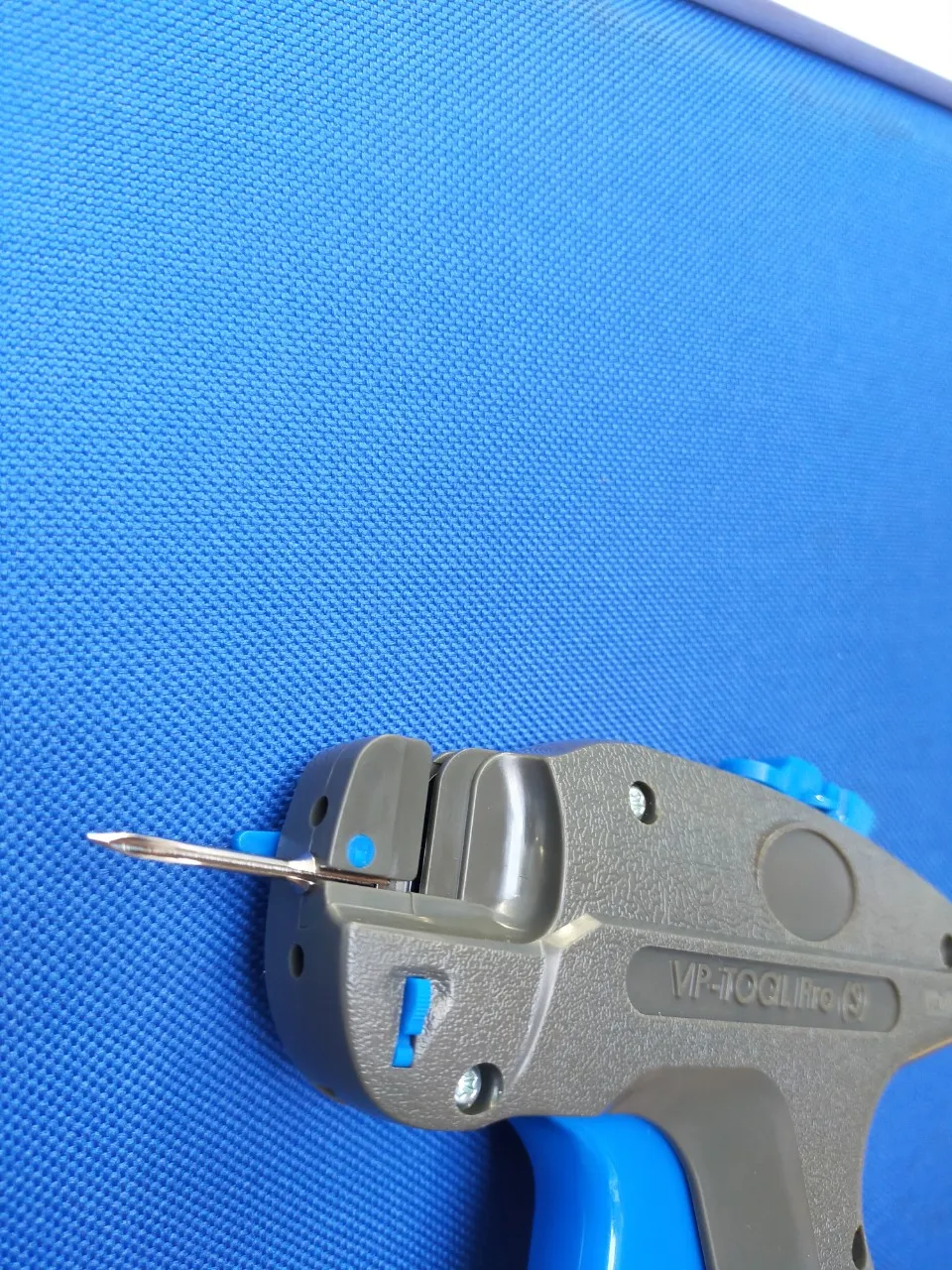 A new version of the standard Steel Needle S for VP Tool Pro S tag gun can help attach hang tag easily