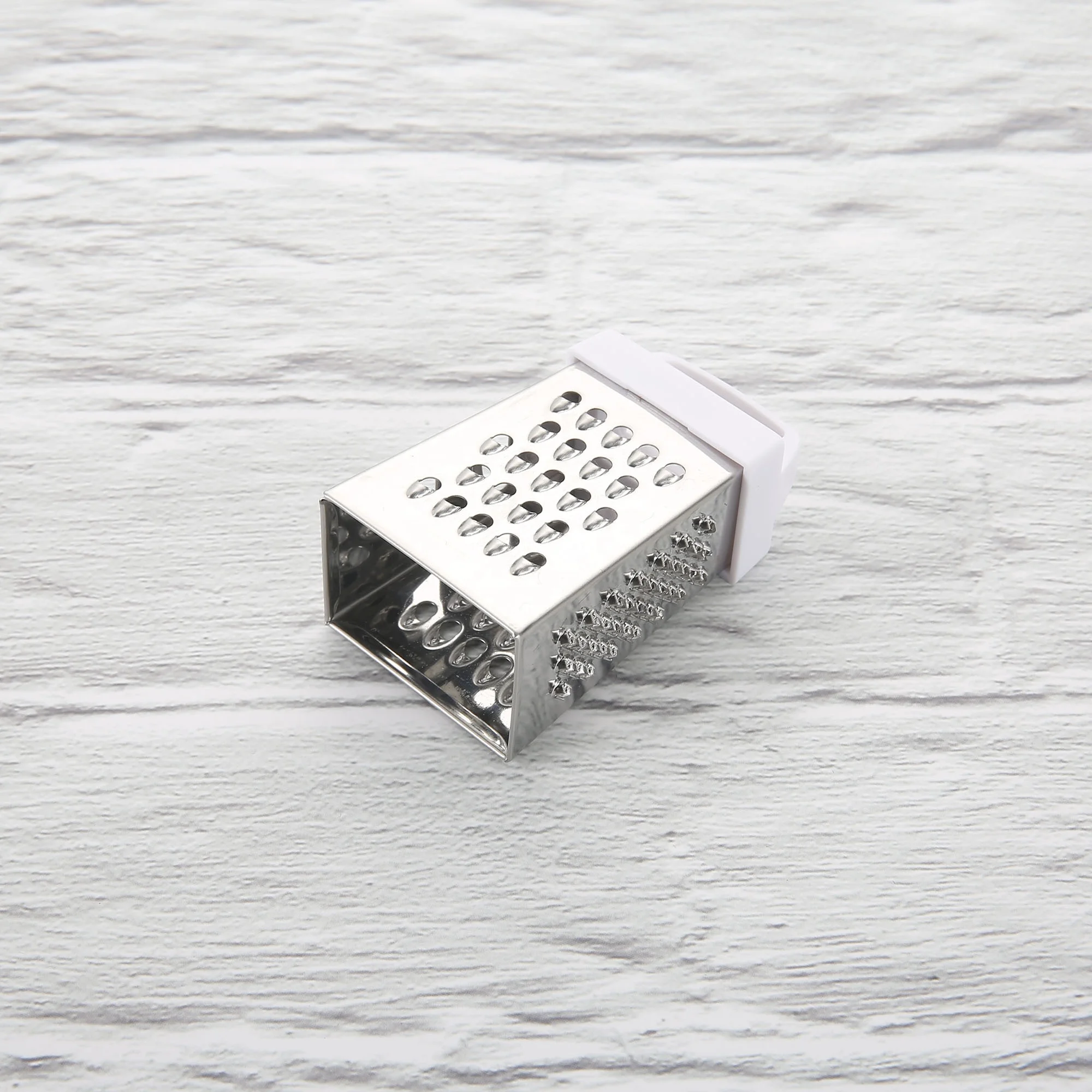 Gorgeous Stainless Steel 4 sided Mini Grater for Food Parmesan Cheese Ginger Vegetables Lemon Garlic Nutmeg Chocolate Fruits