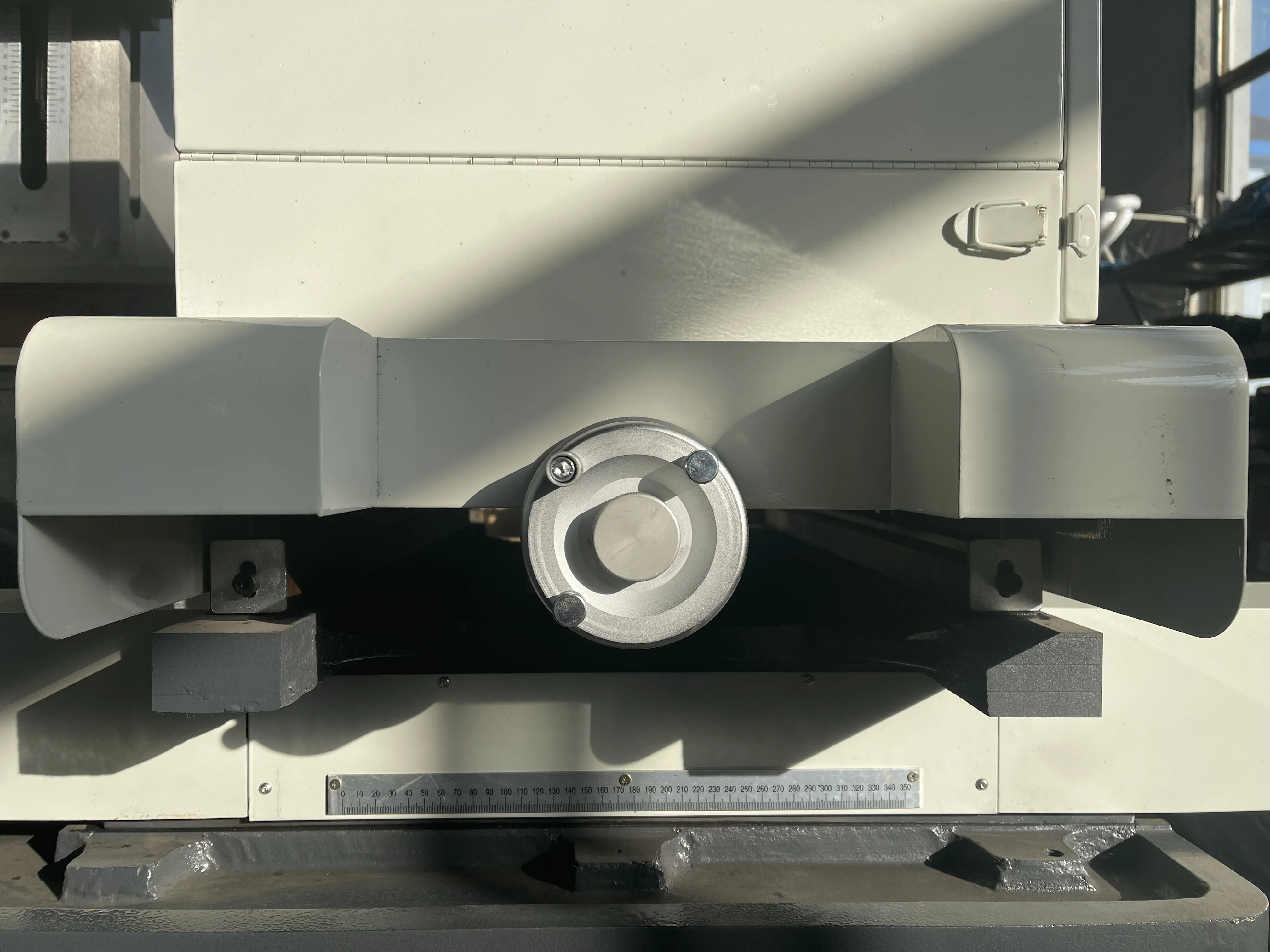 DK77 series 0.01mm high precision linear Rail cnc edm wire cutting machines DK7735 with DRO digital readouts