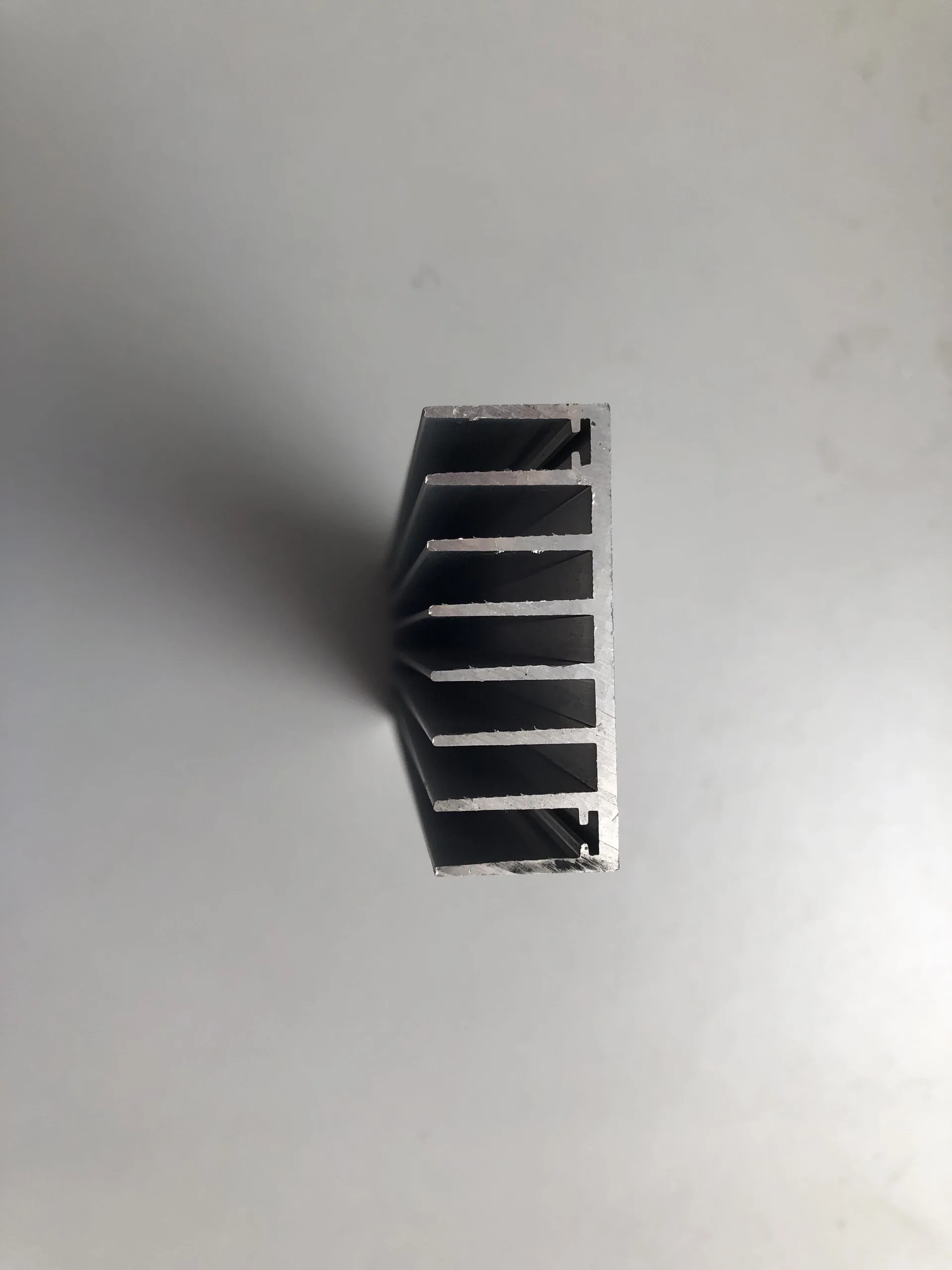 Шалуми индивидуальный дизайн серебристый теплоотвод алюминий сделано во Вьетнаме