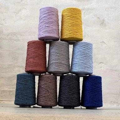 eco-friendly dyed 100% wool yarn 10/2 ply for knitting Marino yarn free sample 2/28Nm 100% beautiful cheap wholesale price