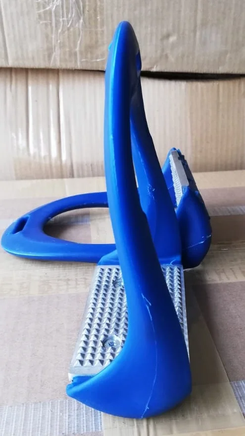 Пластиковый штрих с алюминиевой прокладкой