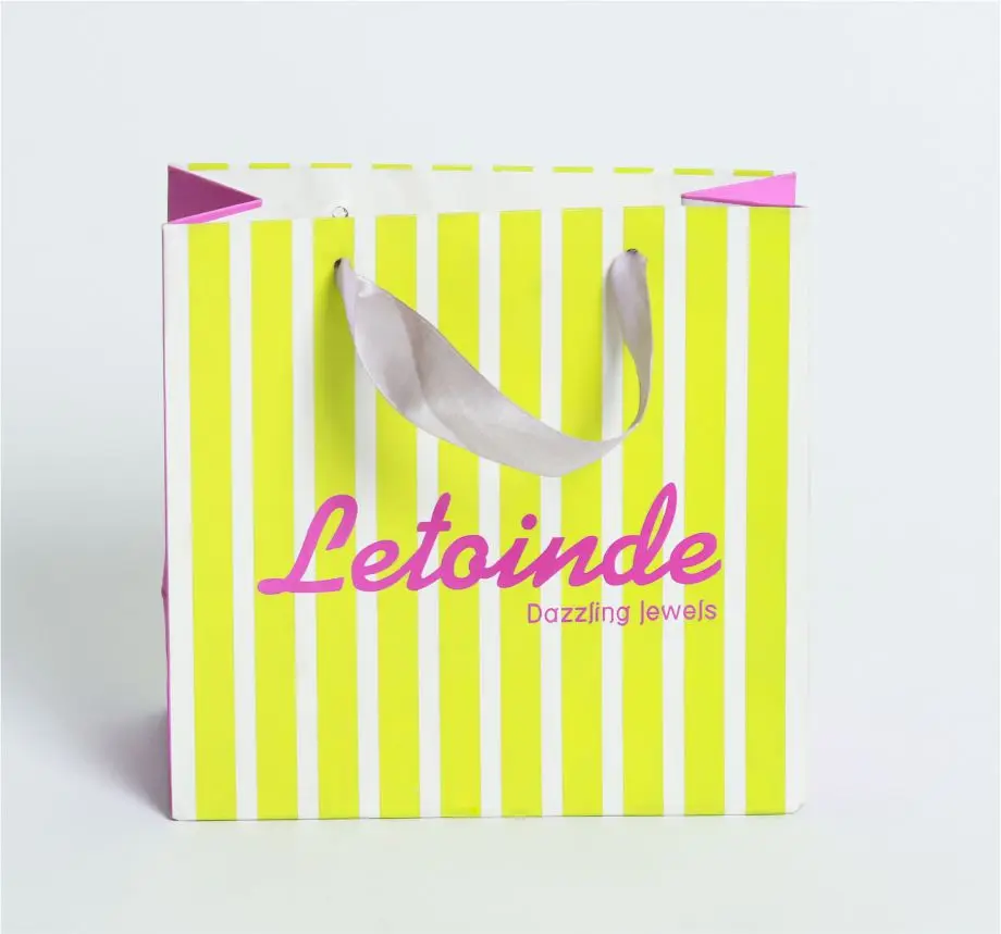 
Custom Printed Paper Bags 