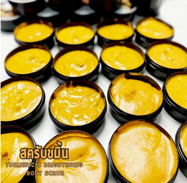  Осветляющий скраб для тела с куркумной солью