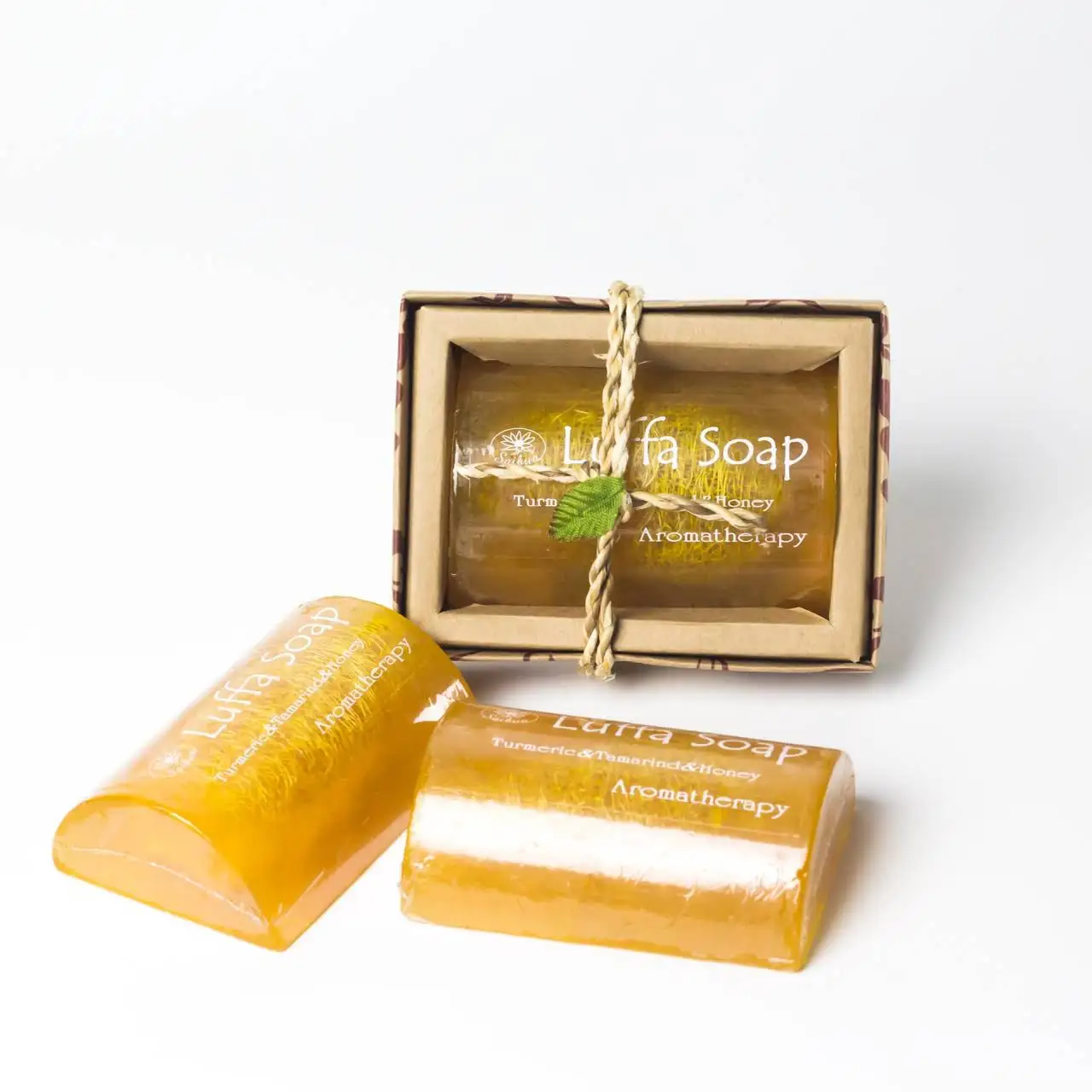 Handmade Soap Wholesale OEM Turmeric Tamarind and Honey Loofah Body Soap Bar, Turmeric Herbal Soap, Thailand Toilet Soap