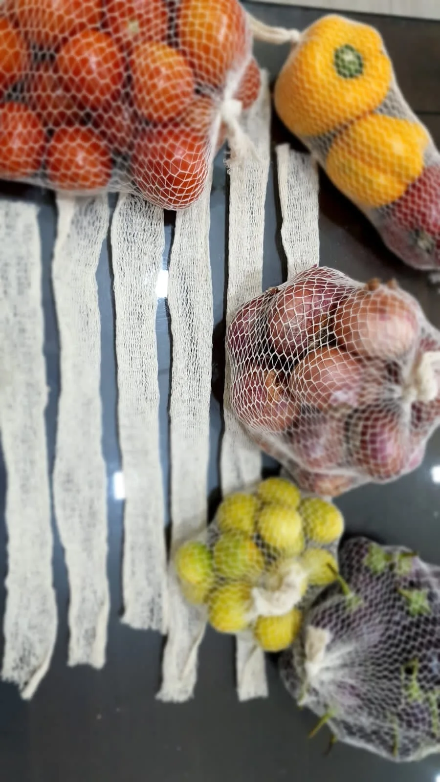 Reusable Custom Size Mesh Tubular Role Available for Packaging of Fruits and Consumer Goods