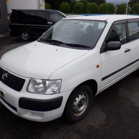 Used toyota succeed car with delicate and beautiful appearance