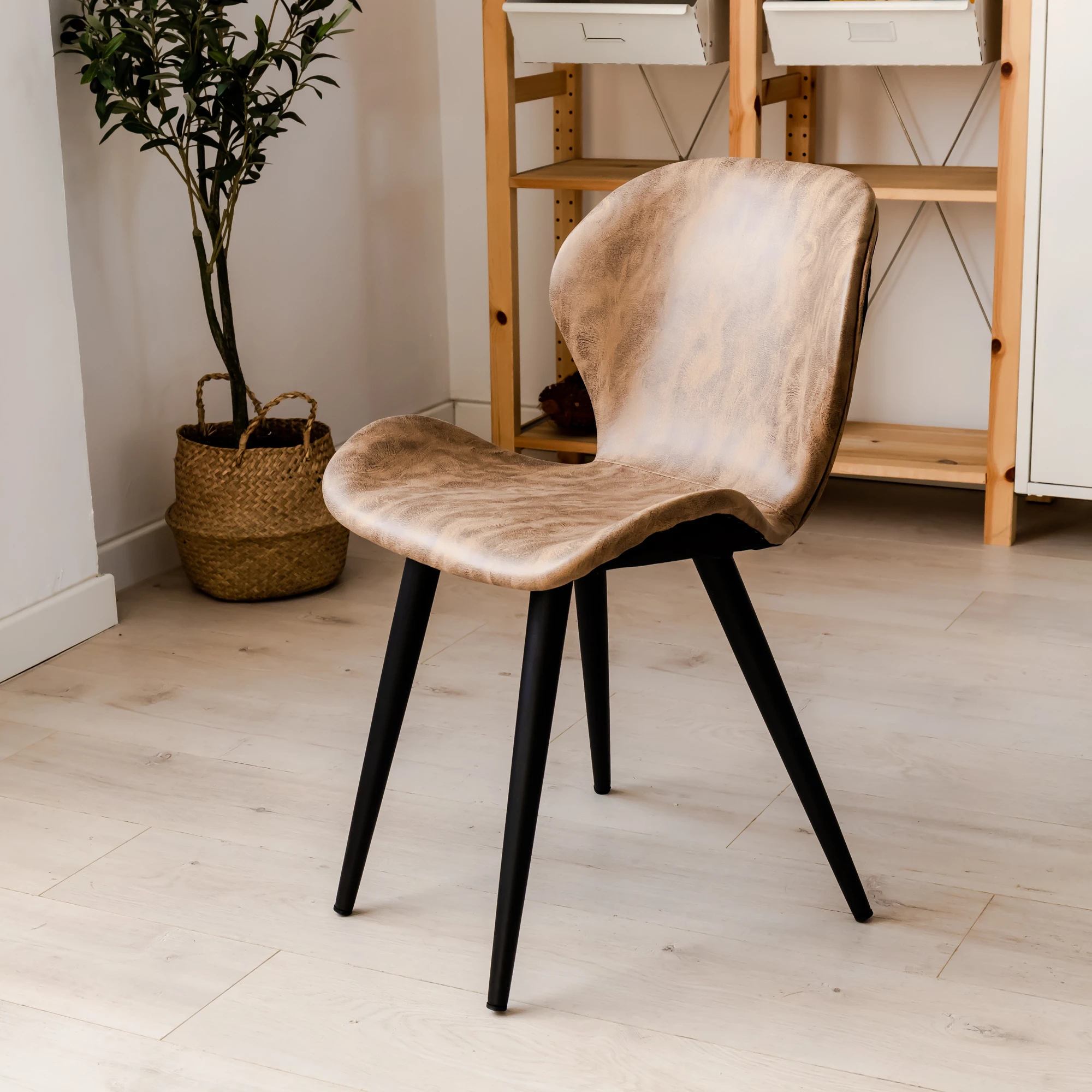 
Top Wholesale luxury dining room furniture multicolor dining chairs with durable legs 