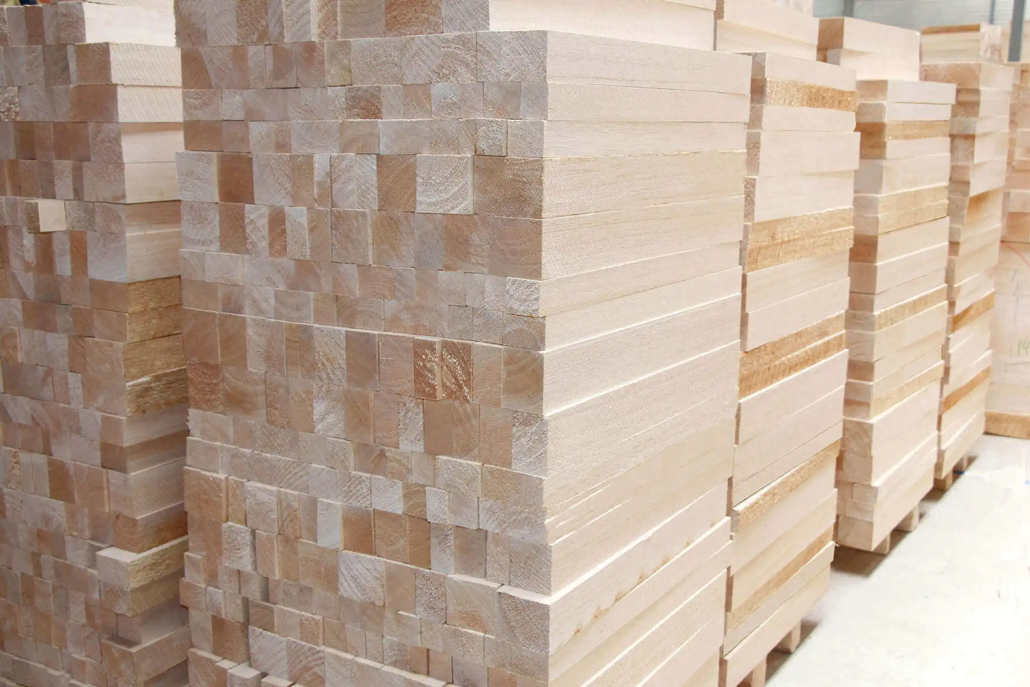 High quality Balsa from Ecuador forest highly recommended for propellers